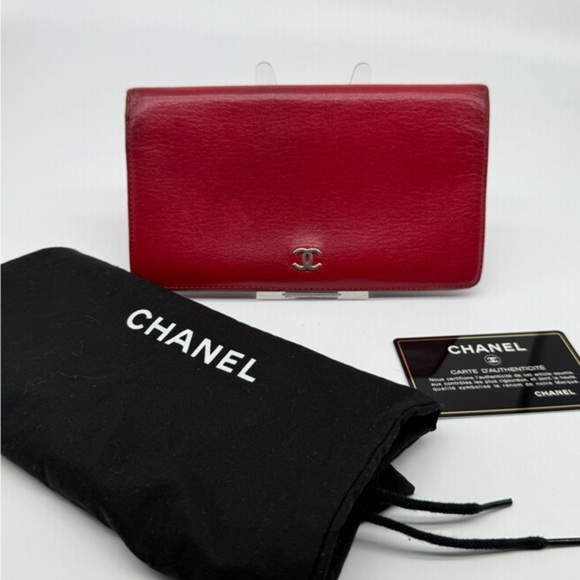 CHANEL Handbags - Chanel Lambskin Wallet